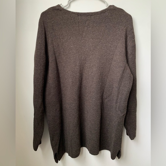 EDDIE BAUER Women’s Brown Long Sleeve V-neck Merino Wool Sweater - Picture 4 of 4